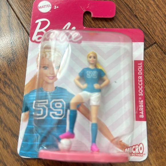 Barbie Cake/ Muffin  Topper - Picture 5 of 7